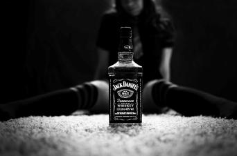 Jack-Daniels-Wallpapers-bottle-alcohol-whiskey-alcohol-girl-legs